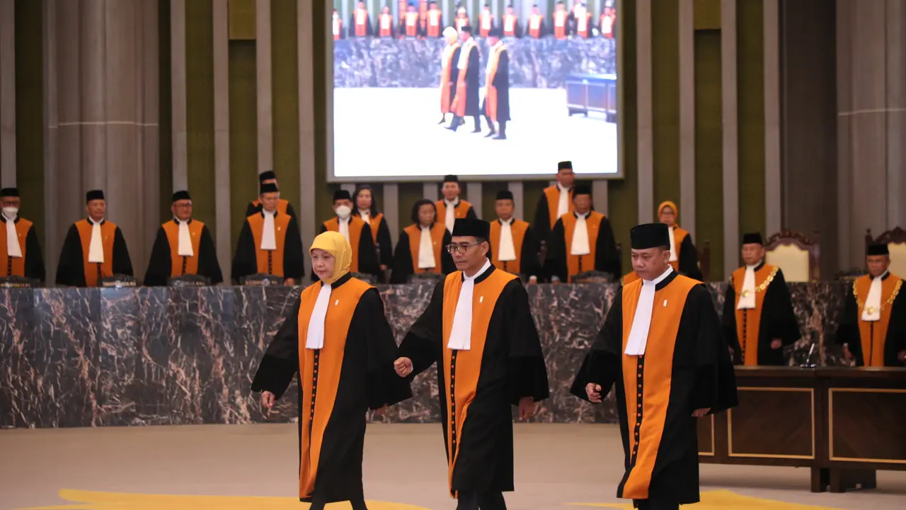 Ketua Mahkamah Agung Republik Indonesia, Prof. Dr. M. Syarifuddin, S.H., M.H. melantik dan mengambil sumpah 3 (tiga) orang Hakim Agung pada Jumat 9 Juni 2023. Acara tersebut diselenggarakan di ruang Prof. Dr. Kusumah Atmadja, Gedung Mahkamah Agung, lantai