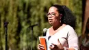 Oprah Winfrey lahir di Mississippi dengan seorang ibu yang tak menikah. Ibunya saat itu masih berusia remaja. (Alberto E. Rodriguez / GETTY IMAGES NORTH AMERICA / AFP)