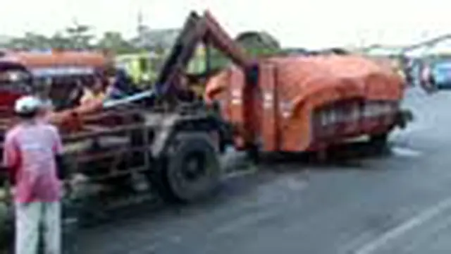 Truk sampah dinas kebersihan kota Surabaya Bermasalah
