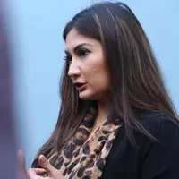 Pemeran Natalie Sarah baru saja ditinggal oleh ibundanya untuk selama-lamanya, Nurmiyati Siahaan (60). Perbedaan keyakinan dengan sang ibu, Natalie tidak menggelar tahlilan seperti orang Islam lakukan saat ada yang meninggal. (Nurwahyunan/Bintang.com)