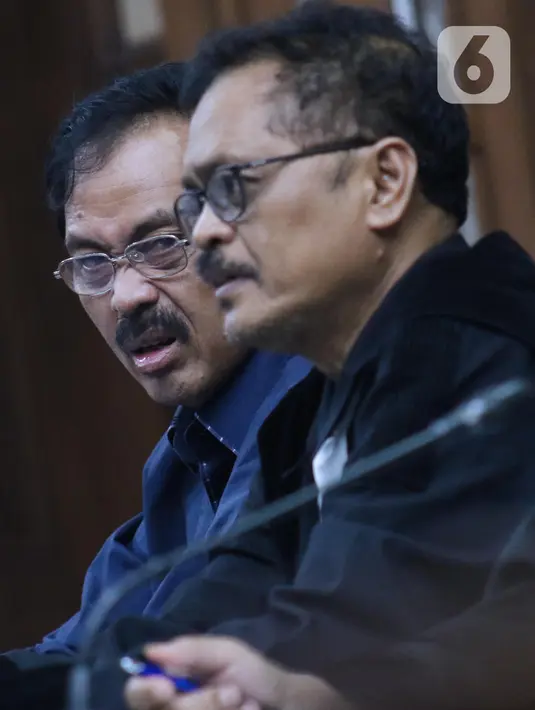 Terdakwa penerimaan gratifikasi dari berbagai pihak selama menjabat sebagai Gubernur Kepulauan Riau pada kurun waktu 2016-2019, Nurdin Basirun saat menjalani sidang lanjutan Pengadilan Tipikor Jakarta, Kamis (19/12/2019). Sidang mendengar keterangan saksi-saksi. (Liputan6.com/Helmi Fithriansyah)