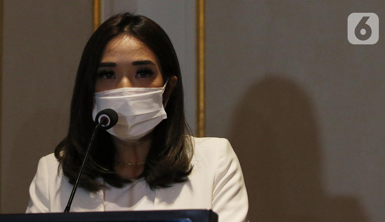 Gisella Anastasia atau Gisel menggelar jumpa pers di kawasan Gatot Subroto, Jakarta, Rabu (6/1/2021). Gisel mengaku menyesali perbuatannya yang telah mencoreng nama baik keluarga terkait kasus video syur yang menjerat dirinya bersama Michael Yukinobu De Fretes. (Liputan6.com/Herman Zakharia)