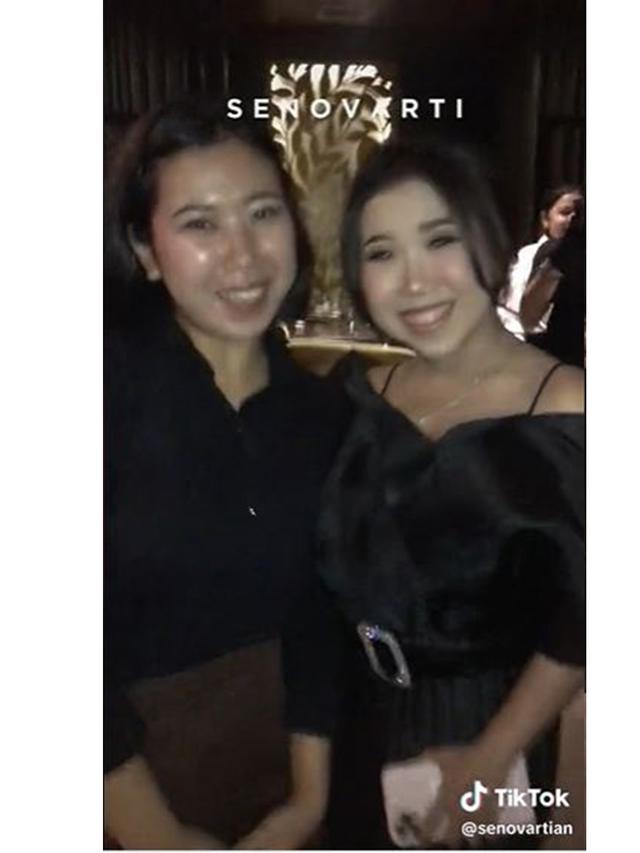 6 Momen Kiky Saputri Tak Sengaja Ketemu Wanita 'Kembarannya', Netizen: Mirip Banget