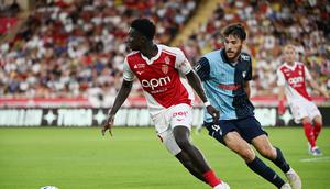 Lamine Camara diincar Manchester United (AFP)