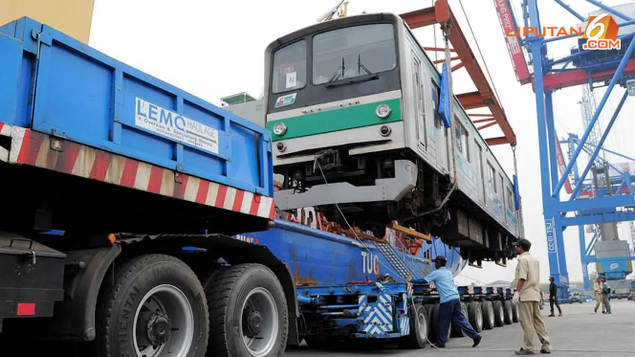 kereta-diturunkan-140111a.jpg