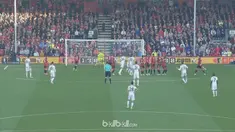 Berita video eks pemain Real Madrid, Marcos Alonso, mencetak gol cantik untuk Chelsea. This video presented by BallBall.