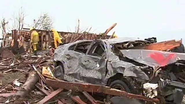 Pascadiamuk Tornado, Warga Bersihkan Oklahoma City