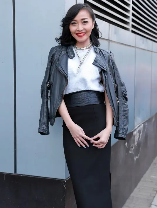 Mengingat status Rinni Wulandari yang masih single, Rinni pun dengan senang hati mengungkapkan tentang kriteria pria idamannya. (Galih W. Satria/Bintang.com)