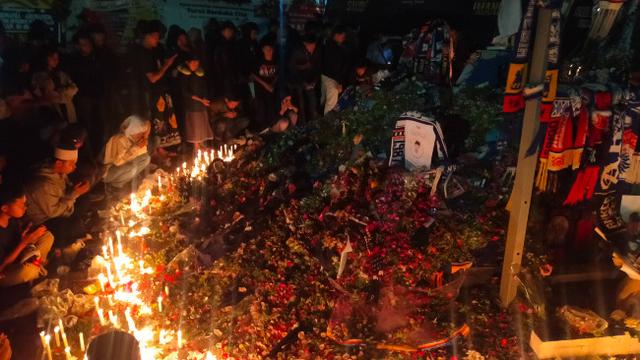 Malam Haru dan Sahdu di Tujuh Hari Tragedi Stadion Kanjuruhan