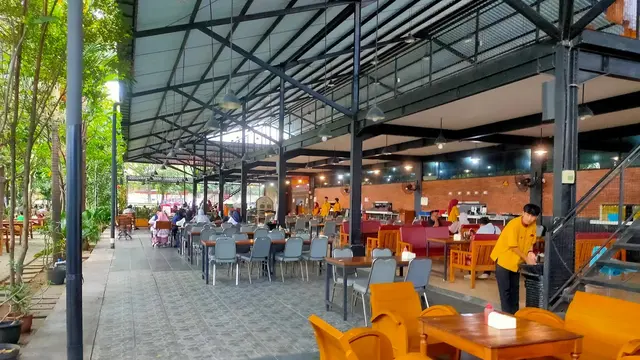 Rekomendasi Tempat Makan Enak di Solo Baru Terfavorit 2025