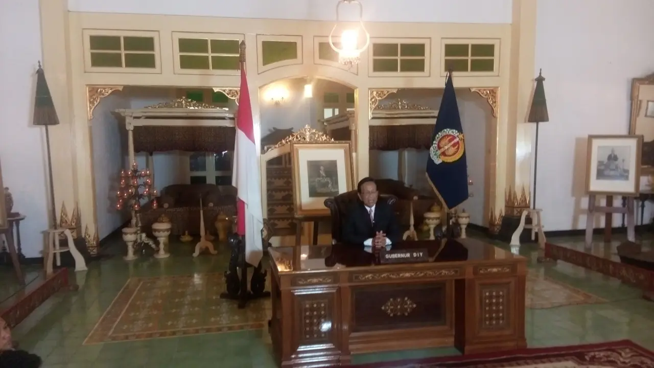 Polemik Baru Tak Berlakunya Nama Baru Sultan HB X