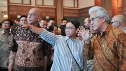 Menteri Luar Negeri Retno LP Marsudi meninjau tahap akhir persiapan Konferensi Tingkat Tinggi (KTT) IORA di JCC, Senayan, Jakarta, Sabtu (4/3). Indonesia akan menjadi tuan rumah KTT IORA di Jakarta pada 5-7 Maret 2017. (Liputan6.com/Yoppy Renato)