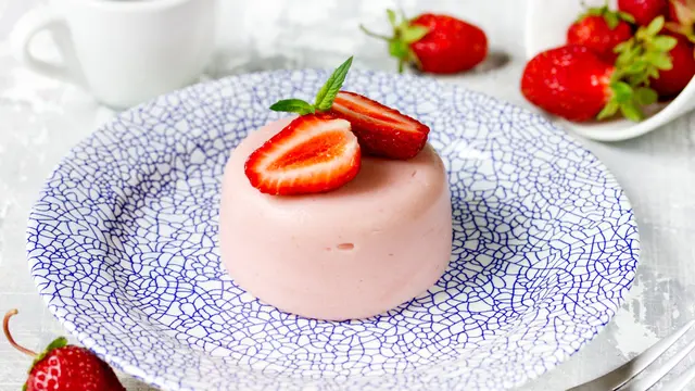 puding stroberi