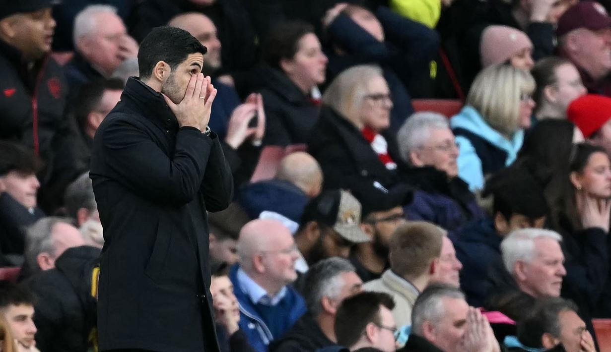 Berkat kekalahan ini, Arsenal tertahan di peringkat kedua dengan raihan 53 poin. (AFP/Ian Kington)