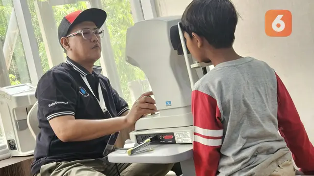 Mata Minus Anak, Miopia, Cek Mata, Kacamata oleh Aditya Eka Prawira (Foto: Aditya Eka Prawira/Liputan6.com)