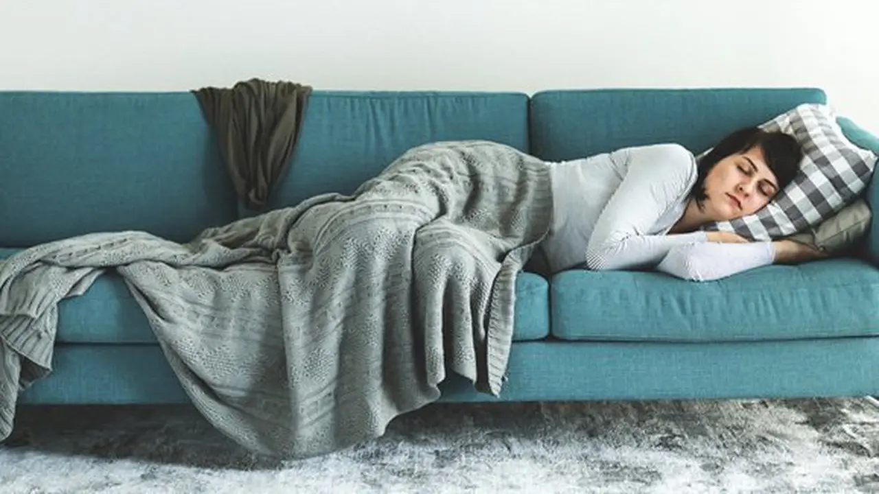 Tidur menyamping/copyright Rawpixel.com