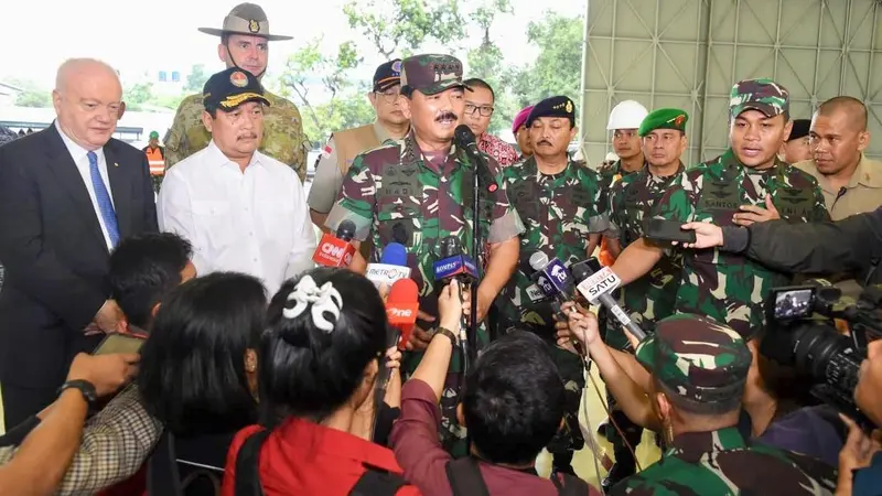 Panglima TNI Marsekal Hadi Tjahjanto di Lanud Halim Perdanakusuma, Jakarta, Sabtu (1/2/2020). (dok Puspen TNI)