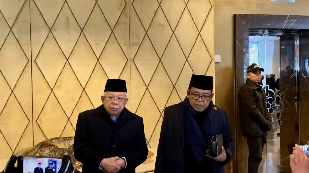 Wakil Presiden Ma'ruf Amin dan Juru Bicara Wapres Masduki Baidlowi di Slovakia.