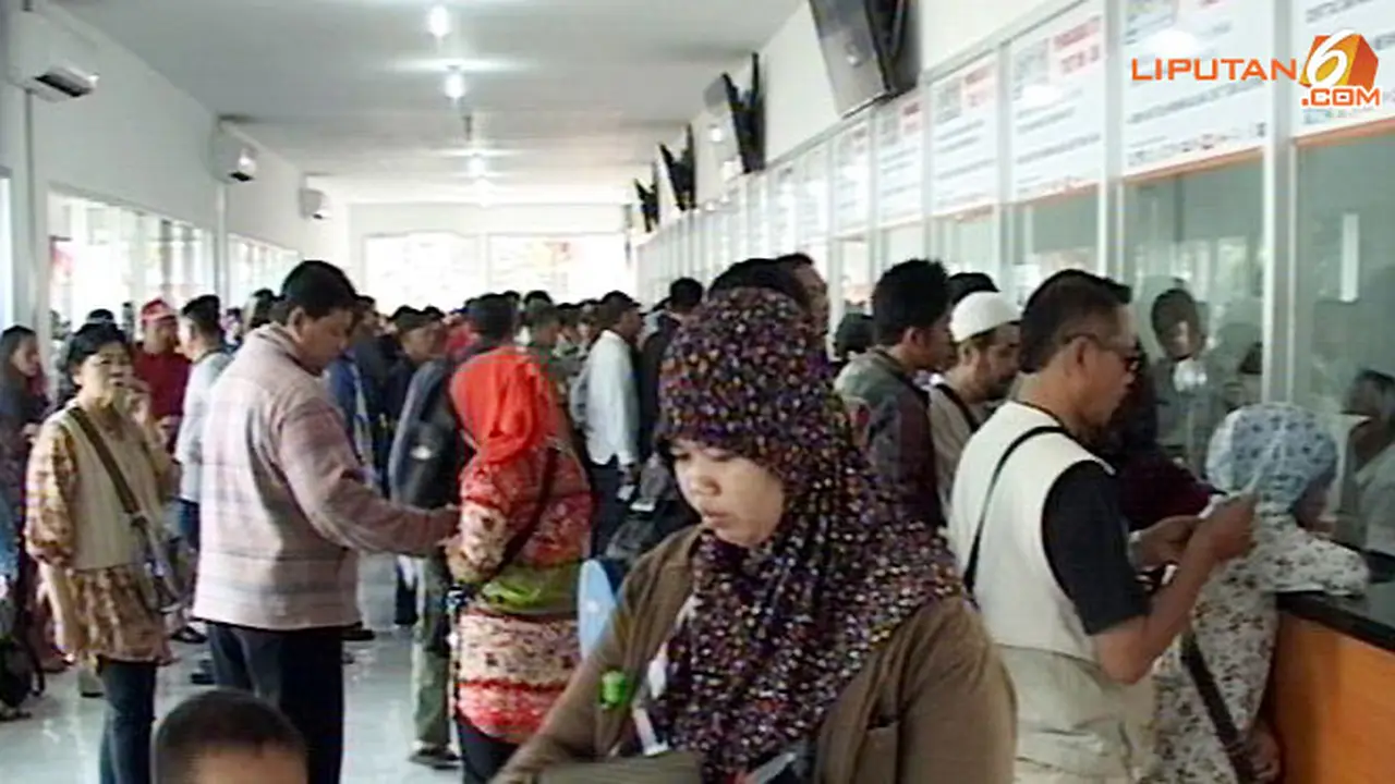 stasiun-senen130809c.jpg