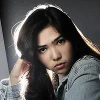 Di 15 pertanyaan ini ada salah satu yang membuat Isyana sulit untuk menjawab, pertanyaan apakah itu? simak jawabannya di video berikut ini.