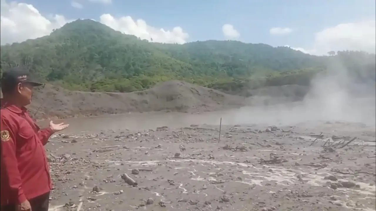 Lokasi kawah keramikan yang terjadi erupsi di Kecamatan Suoh, Kabupaten Lampung Barat. Foto : (Istimewa)