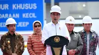 Presiden Jokowi meresmikan Jalan Tol Balikpapan-Samarinda terintegrasi akses ibu kota negara di Kalimantan Timur. (Foto: Liputan6.com/Abelda Gunawan)