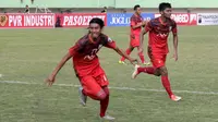 BUKA PELUANG - Persis Solo membuka peluang lolos ke babak semifinal Piala Polda Jateng. (Bola.com/Vincensius Sawarno)