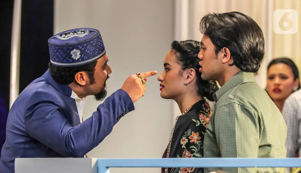 Serial Musikal Nurbaya yang diluncurkan sejak episode pertama pada 1 Juli 2021 disutradarai oleh Venytha Yoshiantini membutuhkan komposisi musik sekitar 2 bulan dan 4 bulan untuk aransemen. (Liputan6.com/Pool/ID)