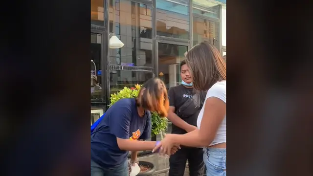 Marion Jola dan Kurma