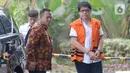 Mantan Kepala Dinas Pengelolaan Keuangan dan Aset Daerah (DPKAD) Kota Bandung, Herry Nurhayat tiba di Gedung KPK, Jakarta, Rabu (4/3/2020). Herry diperiksa sebagai tersangka kasus suap pengadaan tanah untuk Ruang Terbuka Hijau (RTH) di Pemkot Bandung tahun 2012 dan 2013. (merdeka.com/Dwi Narwoko)