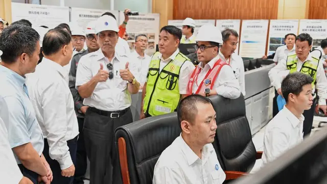 Menteri Perhubungan (Menhub) Budi Karya Sumadi berkesempatan menjajal Kereta Cepat Jakarta-Bandung (KCJB). Dia memastikan izin operasi untuk KCJB akan keluar sebelum 1 Oktober 2023 mendatang.