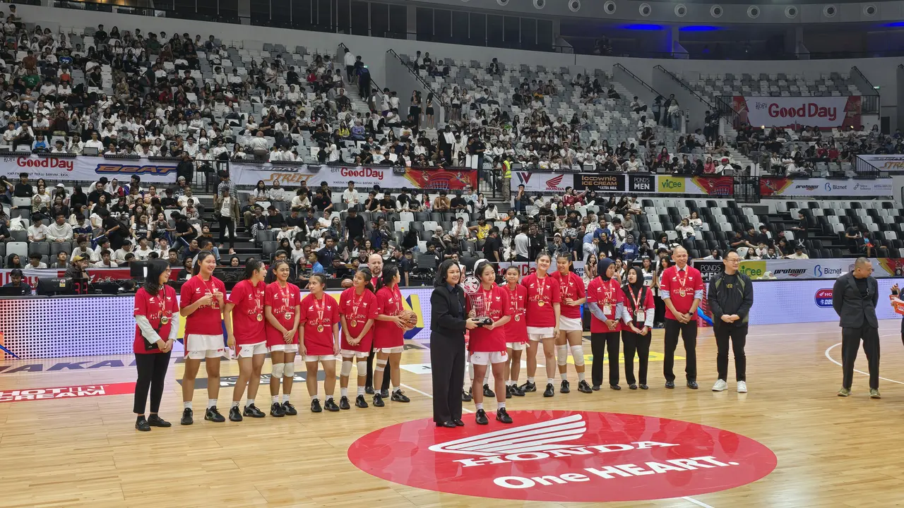 Perayaan gelar juara SMAN 70 Jakarta di final DBL Jakarta 2024