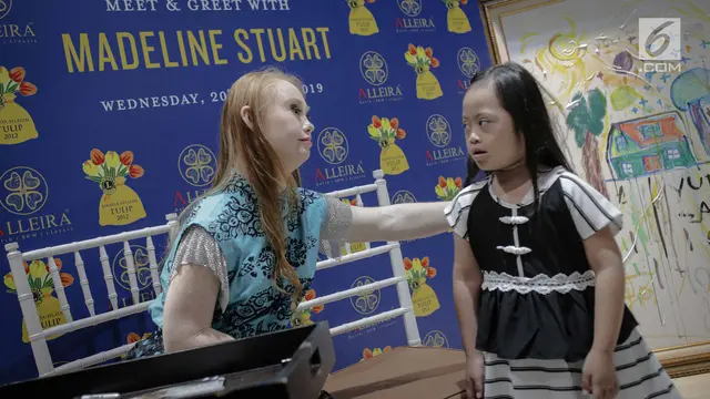 Model Down Syndrome Madeline Stuart Sapa Penggemar di Jakarta