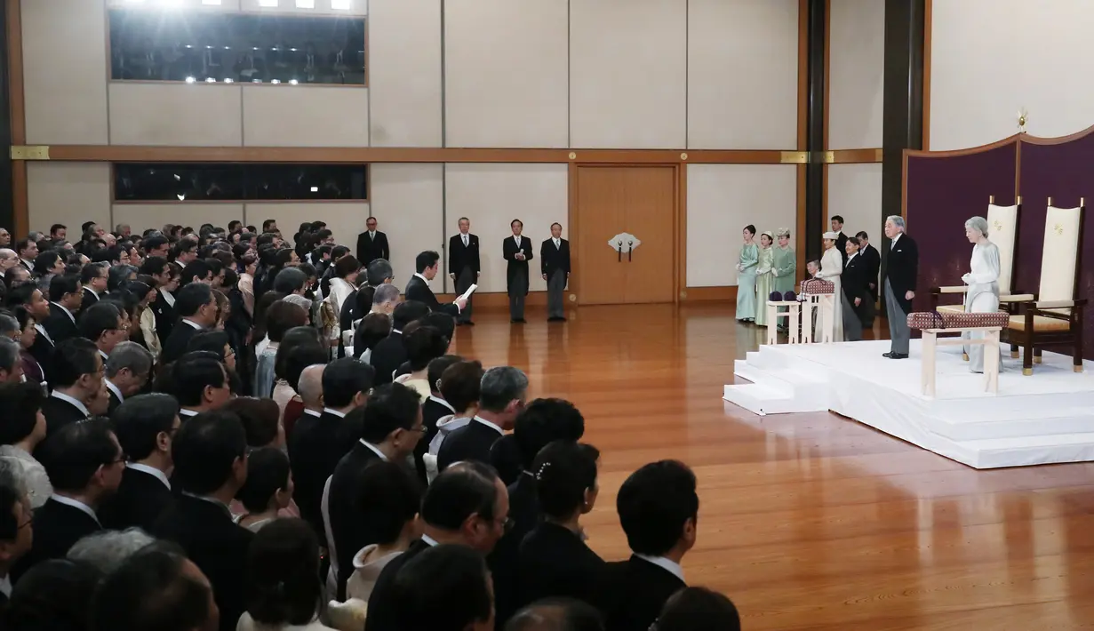 Suasana upacara turun takhta Kaisar Akihito di Istana Kekaisaran, Tokyo, Jepang, Jumat (30/4/2019). Ritual turun takhta ini dihadiri oleh keluarga kerajaan dan pejabat pemerintahan. (Japan Pool/Pool via REUTERS)