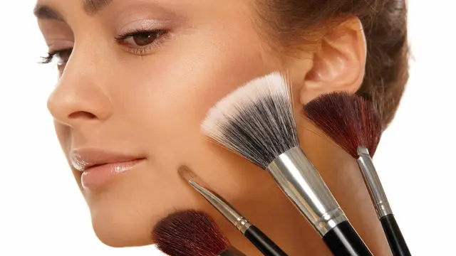 kuas makeup