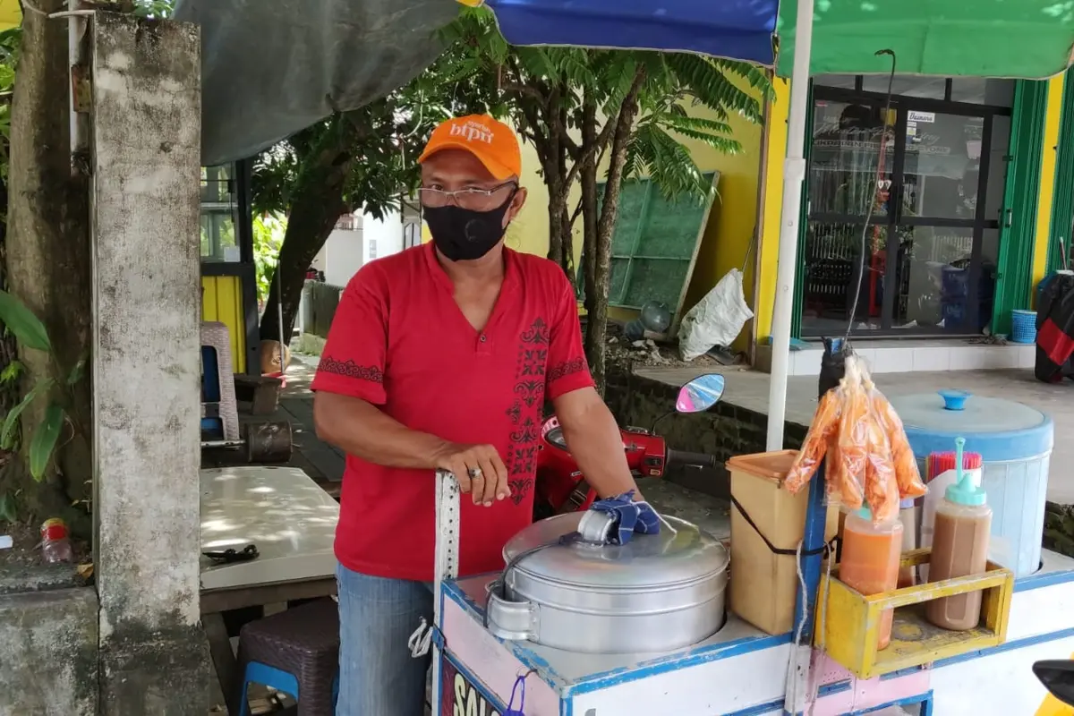 Penjual bakso pentol