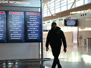 Pemandangan di dalam Bandara Nasional Ronald Reagan Washington, di Arlington, Virginia, pada 30 Januari 2025. (ANDREW CABALLERO-REYNOLDS/AFP)