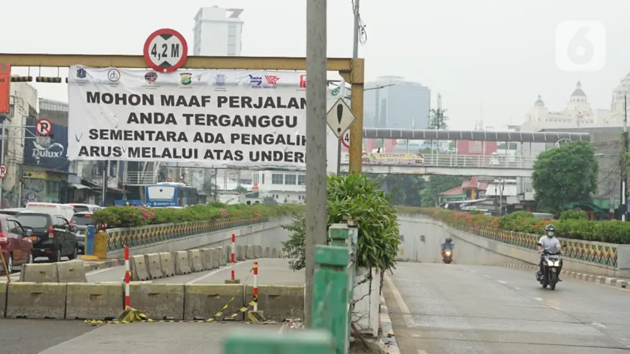 Jalur Terowongan Senen Ditutup Sementara