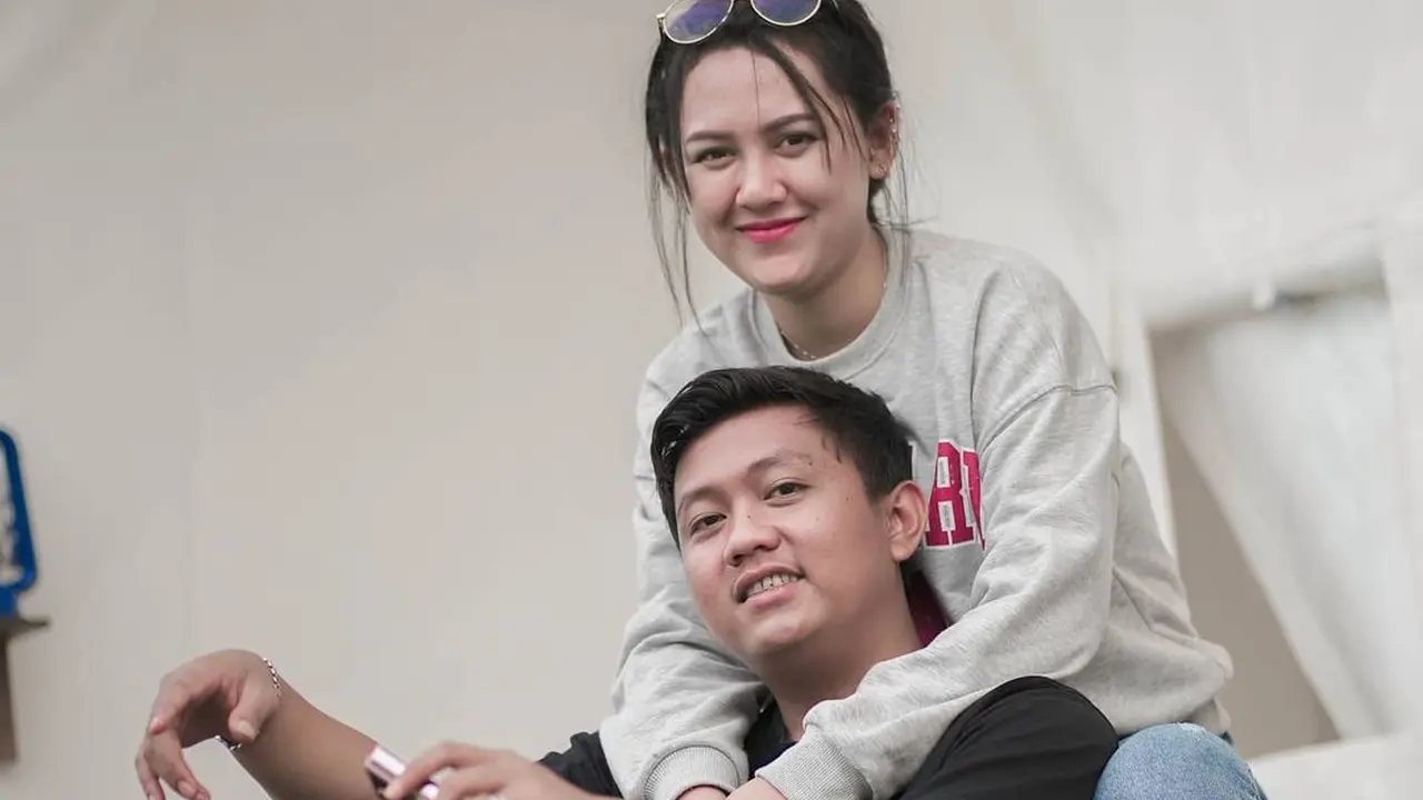 Didoakan Berjodoh, ini 7 Potret Denny Caknan dan Happy Asmara yang Mikin Lengket