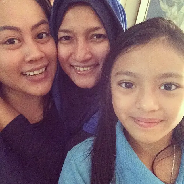 Putuskan Berhijab, Ini 6 Potret Terkini Sarah Amalia Mantan Istri Ariel NOAH