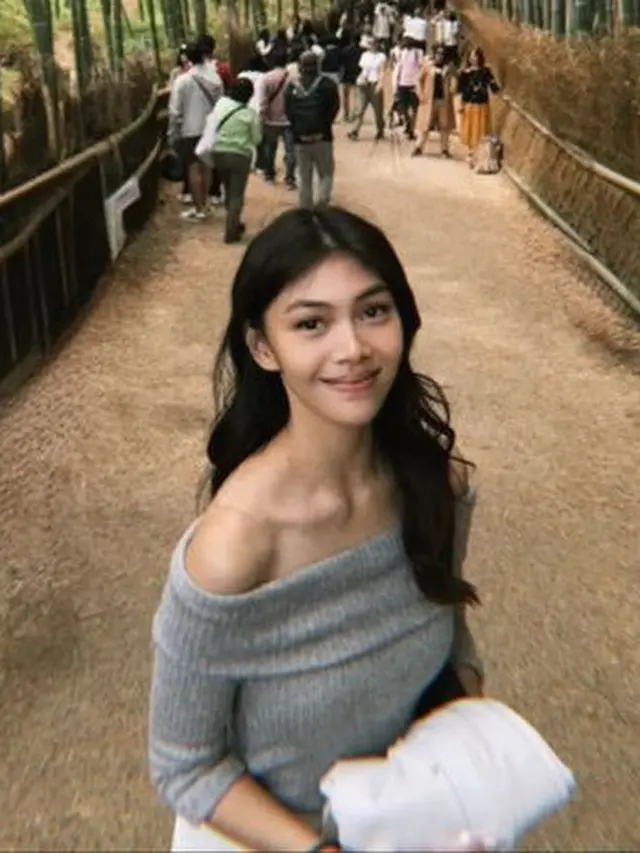 Keluarga Anjasmara dan Dian Nitami Liburan. [@sasiasmara]