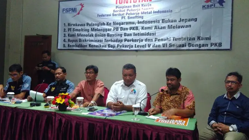 PT Smelting Gresik, perusahaan atau pabrik ‎pengolahan milik PT Freeport Indonesia telah melakukan Pemutusan Hubungan Kerja (PHK) secara sepihak kepada 309 pekerja.