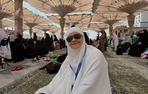 Mita The Virgin Ungkap Pengalaman Umrah Sekaligus Badalkan Mama