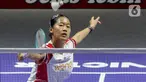 Pebulu tangkis tunggal putri Indonesia Putri Kusuma Wardani mengembalikan shuttlecock ke arah lawannya, Malvika Bansod (India) pada babak 32 besar Kapal Api Indonesia Open 2025 di Istora Senayan, Gelora Bung Karno, Jakarta, Selasa (3/6/2025). (Liputan6.com/Herman Zakharia)