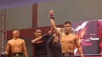 Laga Sengit Kickboxing Ring Leindel Combat, Atlet TNI Tumbang di Tangan Juara PON