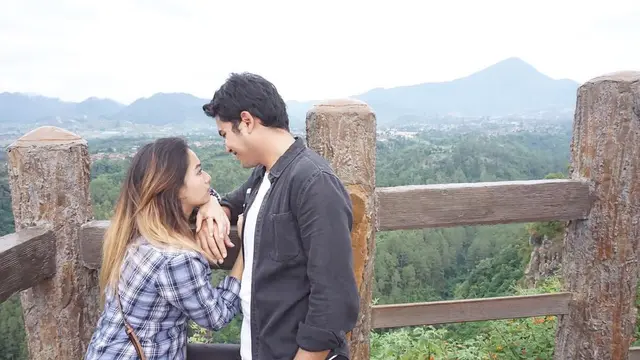 Anniversary Ke-3, Ini 6 Potret Lawas Rizky Alatas dan Adzana Bing Slamet Saat Pacaran