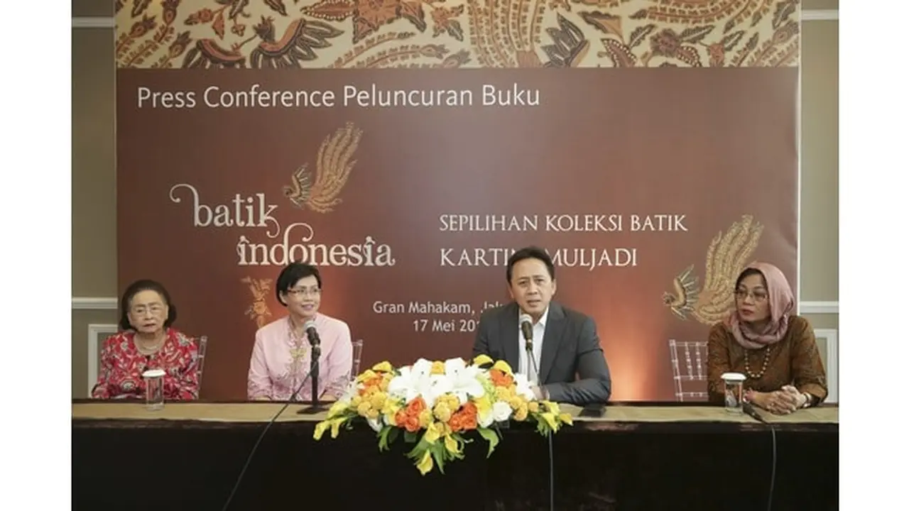 Kartini Muljadi Melestarikan Batik Melalui Buku