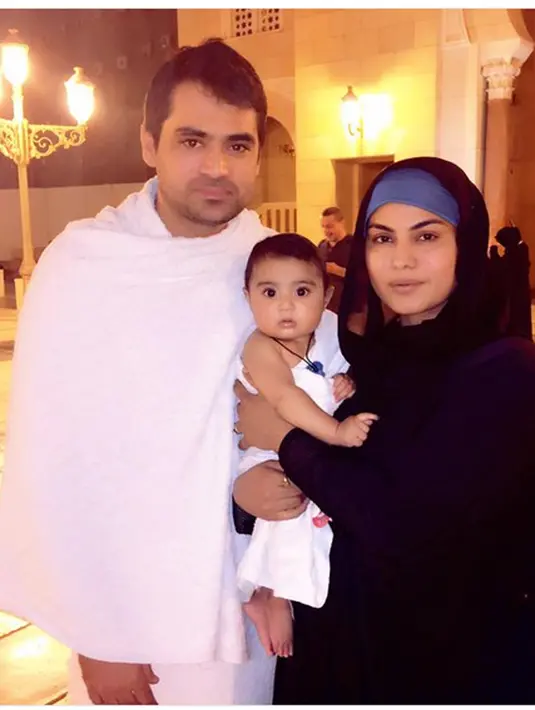 Nama Veena Malik kembali heboh berkaitan dengan menghina Nabi Muhammad SAW dalam subuah acara televisi. Oleh Pengadilan Pakistan, artis kontroversi dan suaminya divonis 26 tahun bui. Saat itu ia baru memiliki buah hati yang berusia dua bulan. (Istimewa)