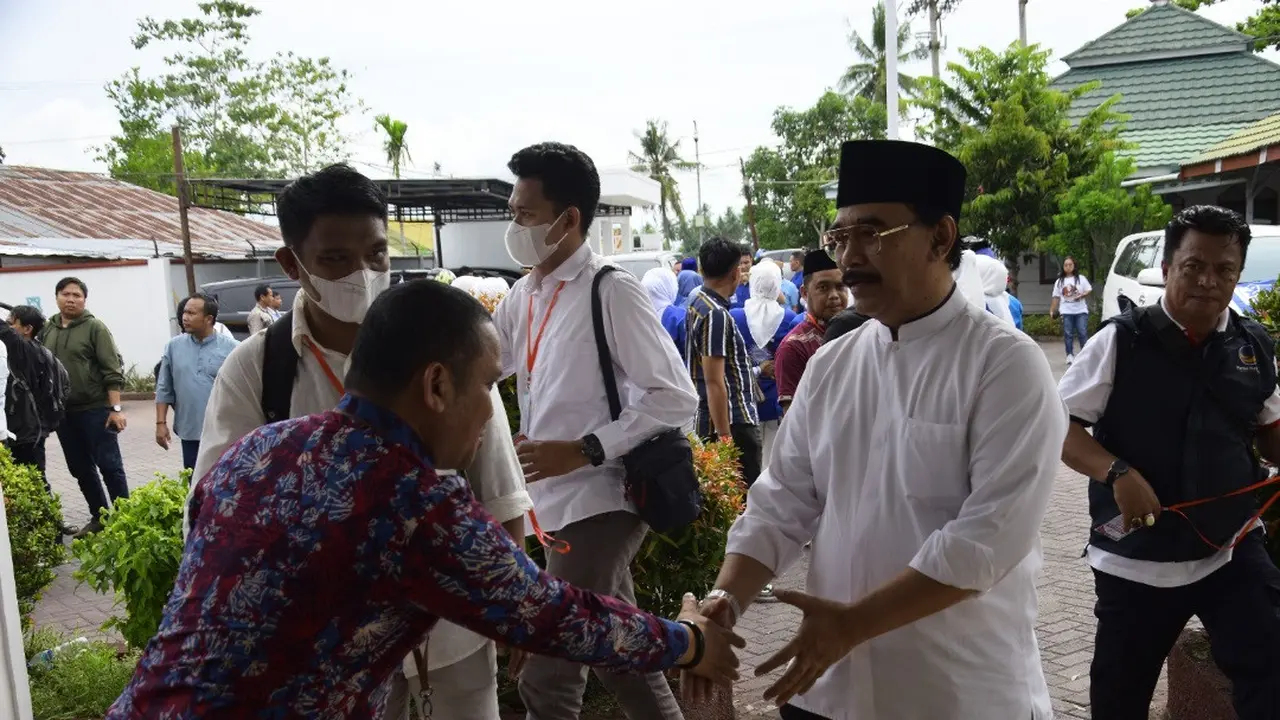 Adhyaksa Dault