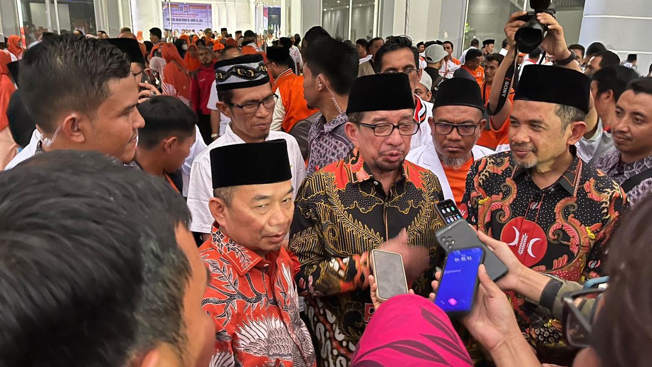 Ketua Majelis Syuro Partai Keadilan Sejahtera (PKS) Salim Segaf Al-Jufri memimpin konsolidasi akbar PKS Provinsi Nusa Tenggara Barat (NTB) di Narmada Convention Hall Mataram, Sabtu 1 Juli 2023.